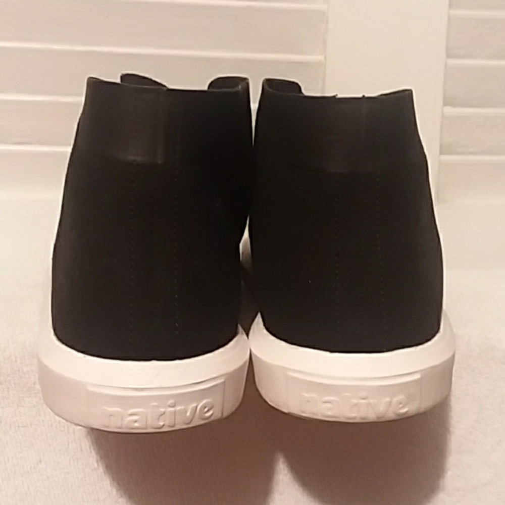 NATIVE Shoes - Picture 3 of 6